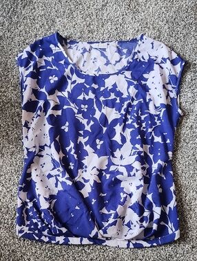 New York & Company Blue and White Floral Cap-Sleeve Top By New York And Company